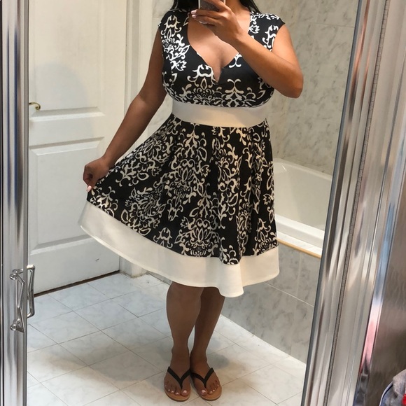 #199 BLACK & IVORY DRESS - Picture 3 of 6